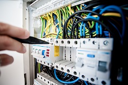 21.10.2020. Elektrības kabeļu un sadales skapju nomaiņa Avotu ielā 6 un 10, Lielvārdē